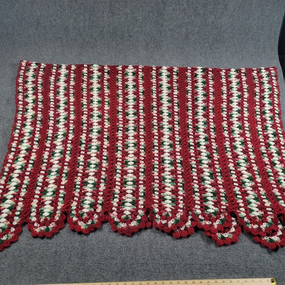 Hand‎ Crocheted Christmas Afghan Blanket Red Green White Scalloped Edge 72x48